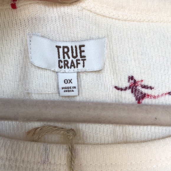 BELK TRUE CRAFT long sleeve Ivory/white cotton top. Size 0X. Red skater print. - Picture 2 of 8